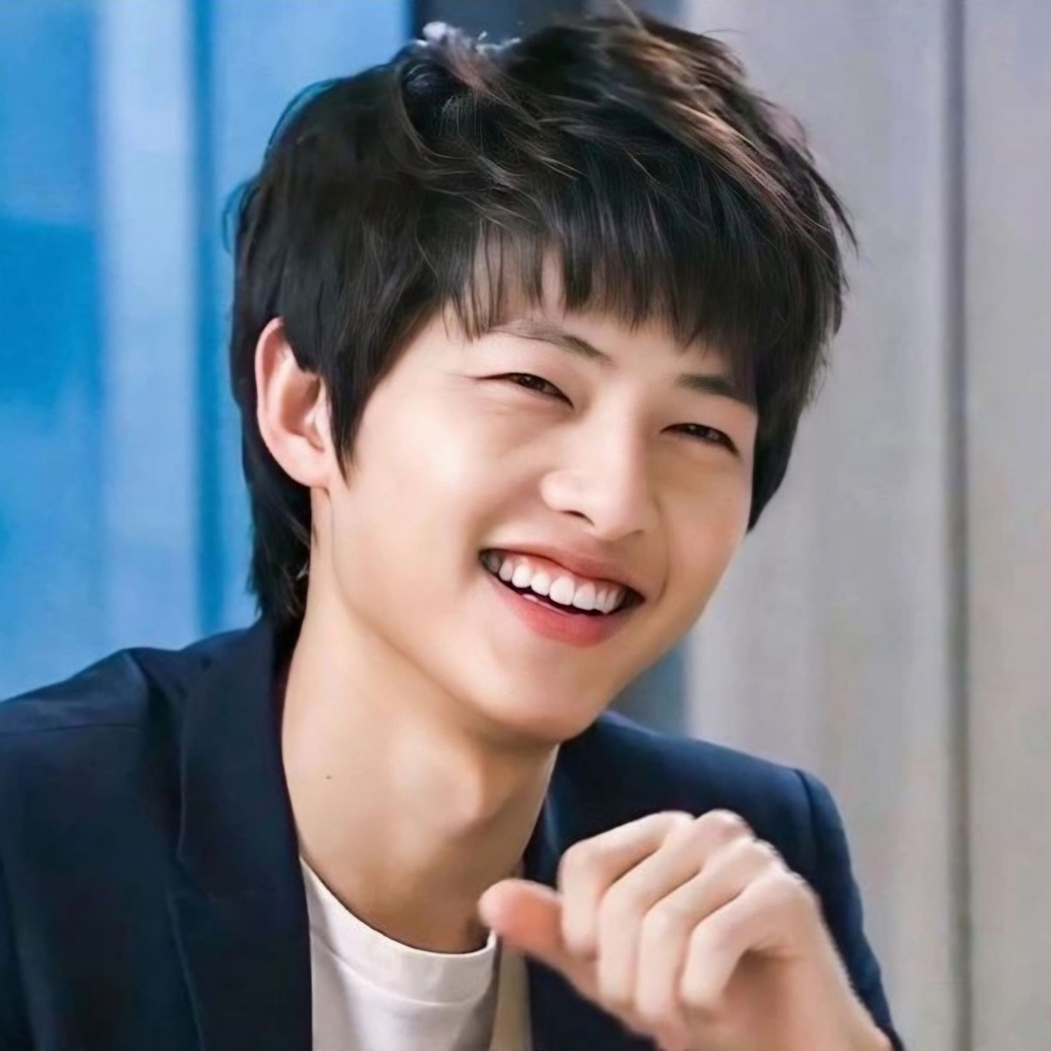 A moment captured by a fan of Song Joongki