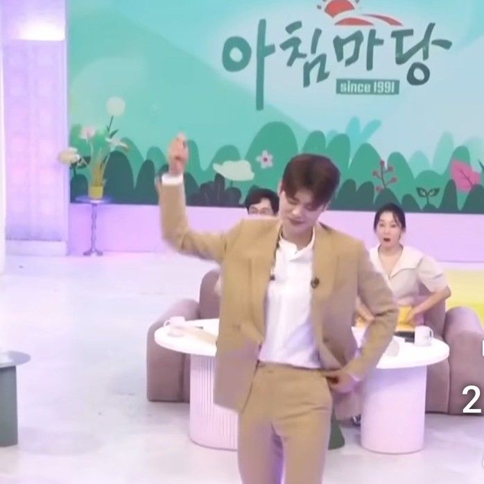 Behind-the-scenes cut of Park Jihyeon