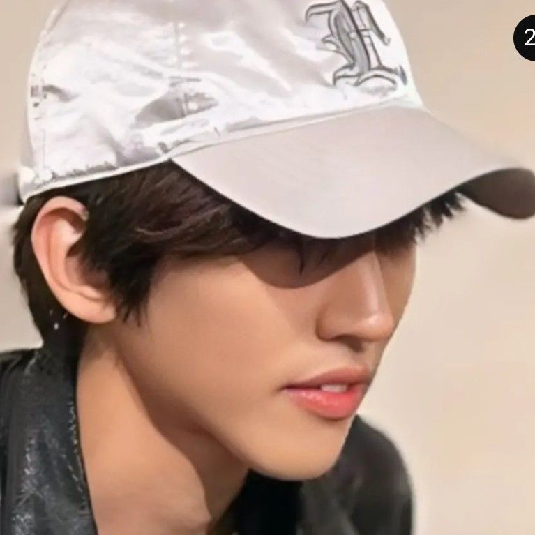 Behind-the-scenes cut of Lee Seungyoon