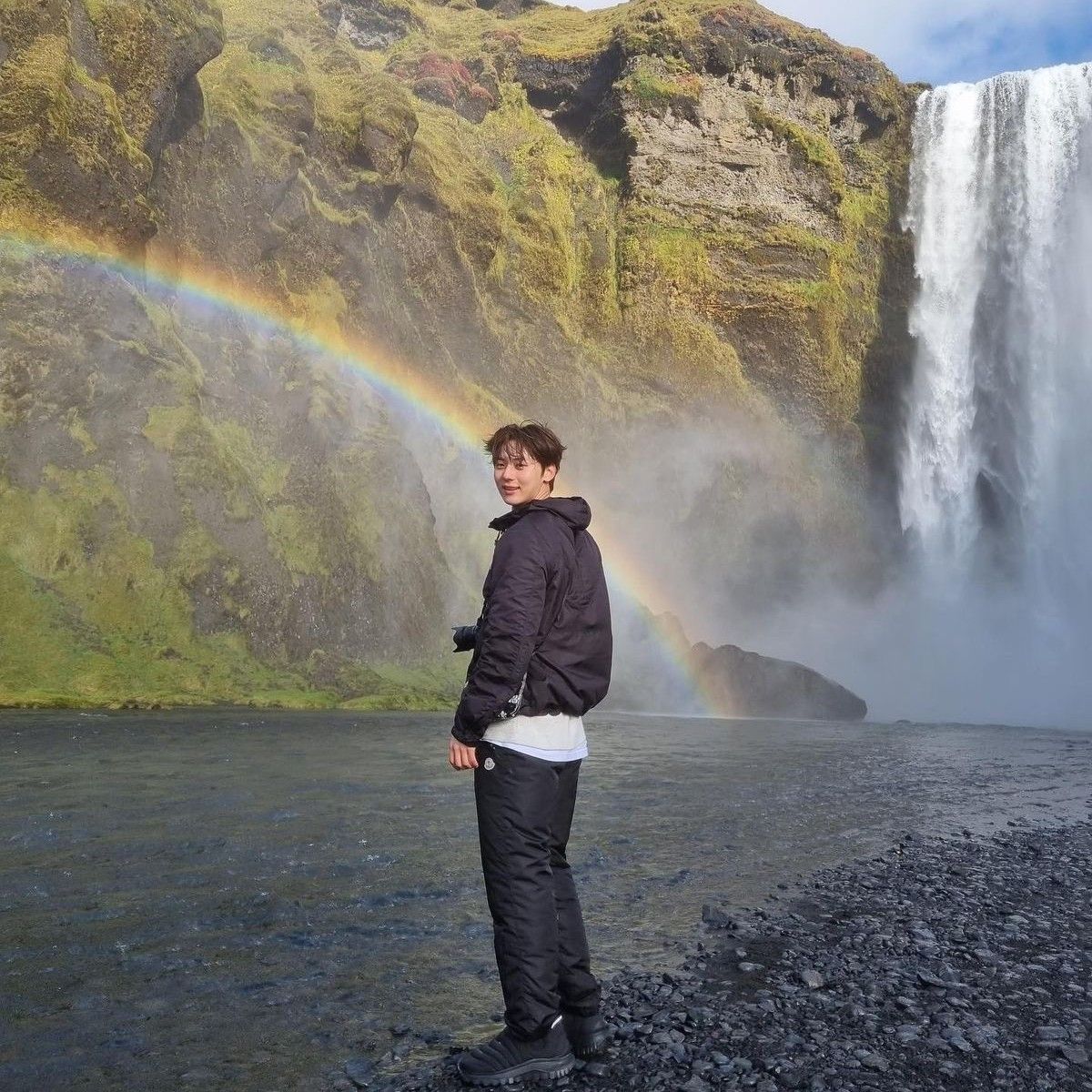 Behind-the-scenes cut of Hwang Minhyun