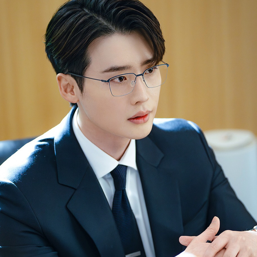 A moment captured by a fan of Lee Jongsuk