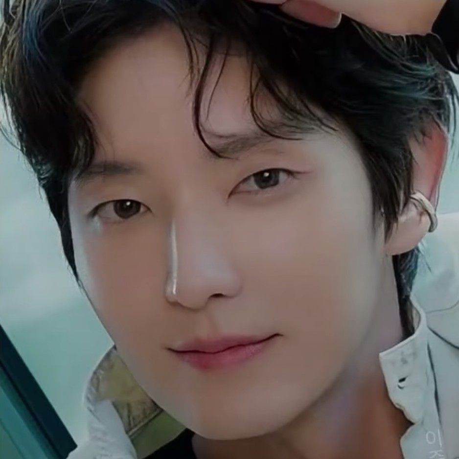 Recent activity shot of Lee Joongi