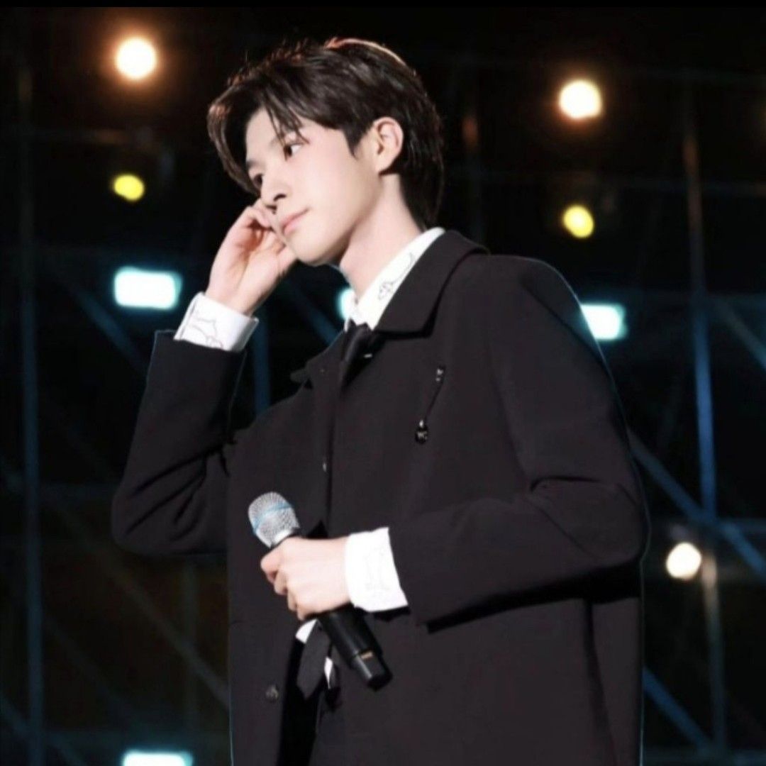 Foto terbaru dari Jeong Dongwon