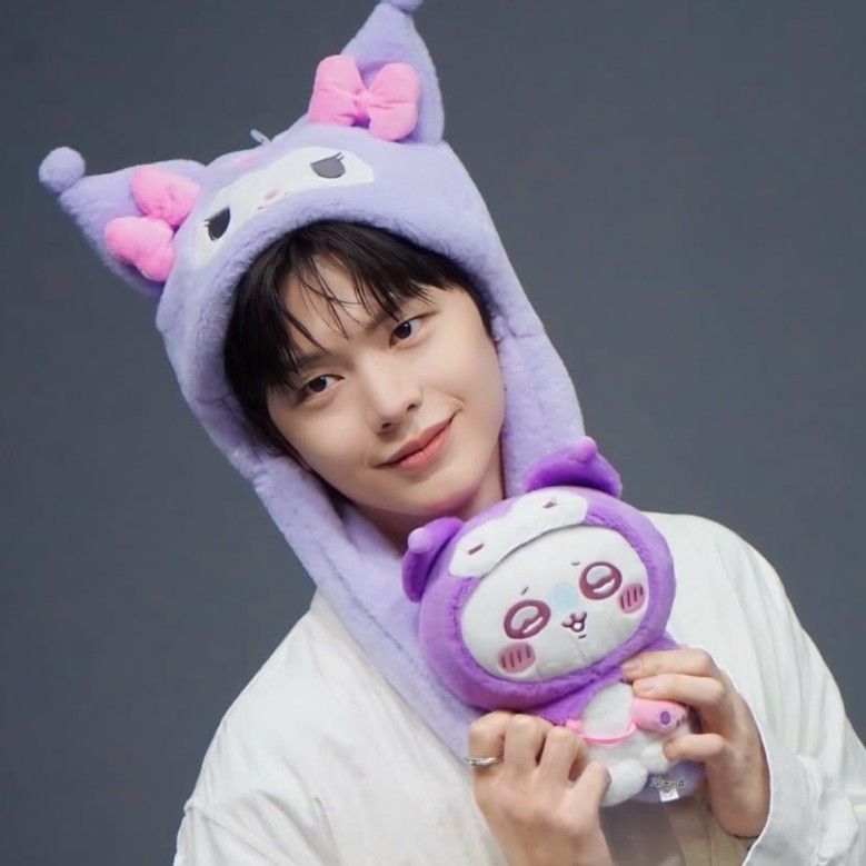 Behind-the-scenes cut of Yook Sungjae