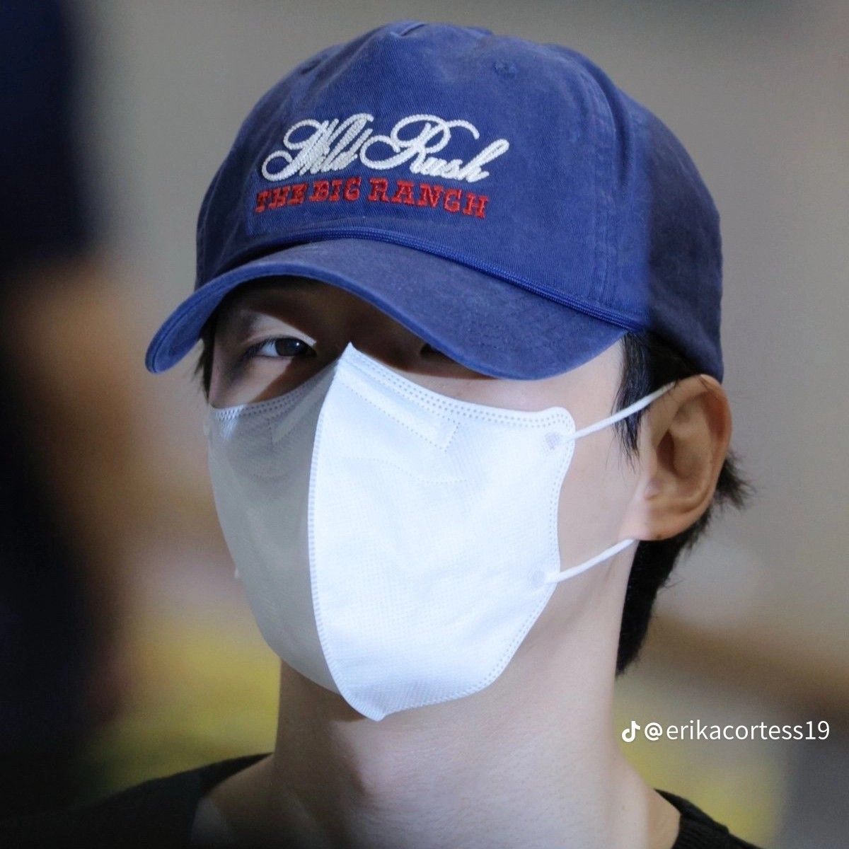 Behind-the-scenes cut of Lee Junho