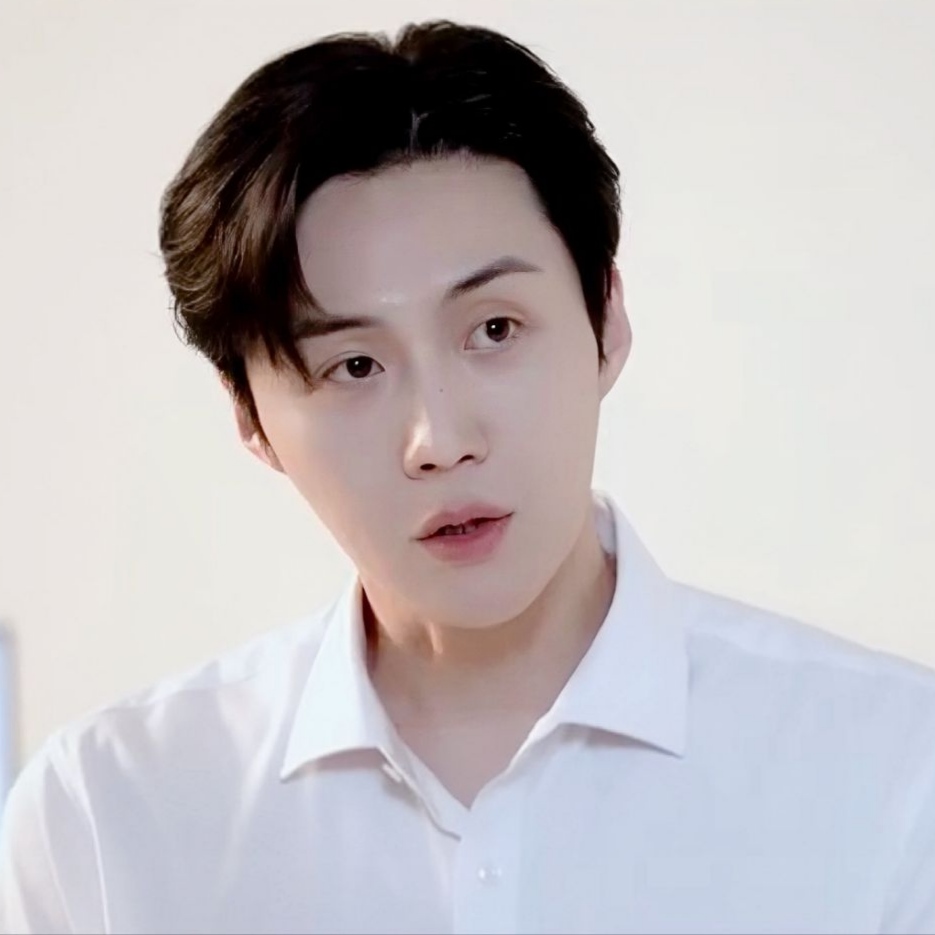 Latest photo of Kim Seonho