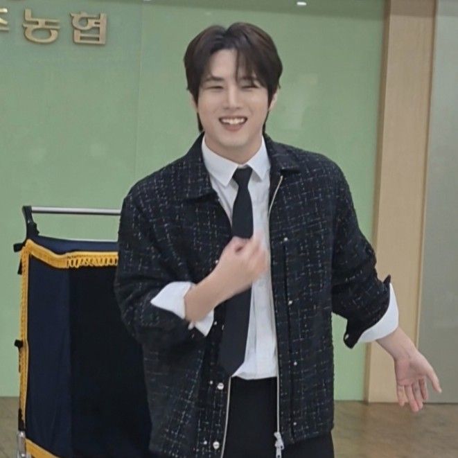 金俊賢的最新照片