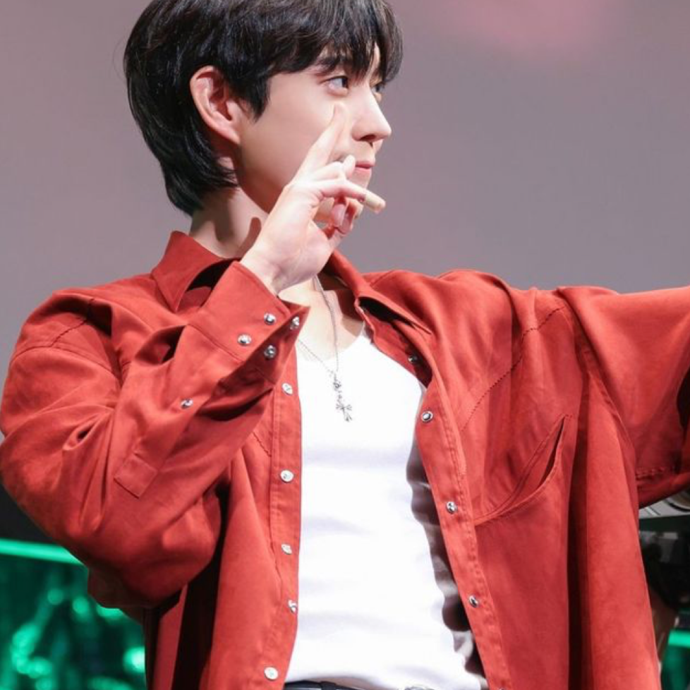 Behind-the-scenes cut of Kim Youngdae
