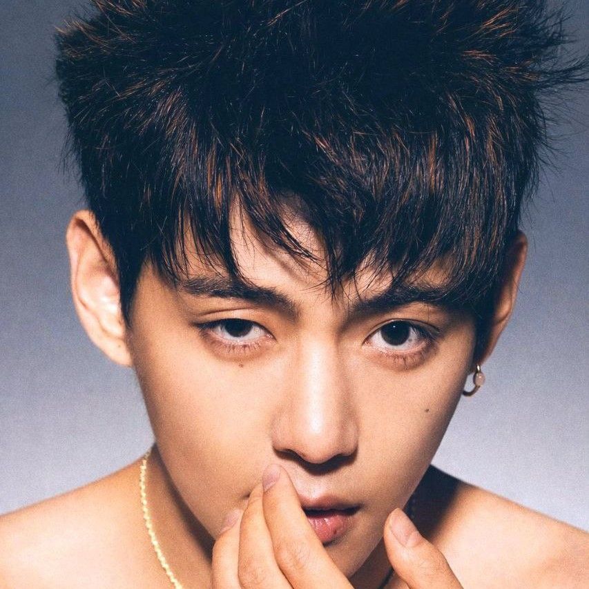 Konten selebriti populer yang sedang hangat di komunitas