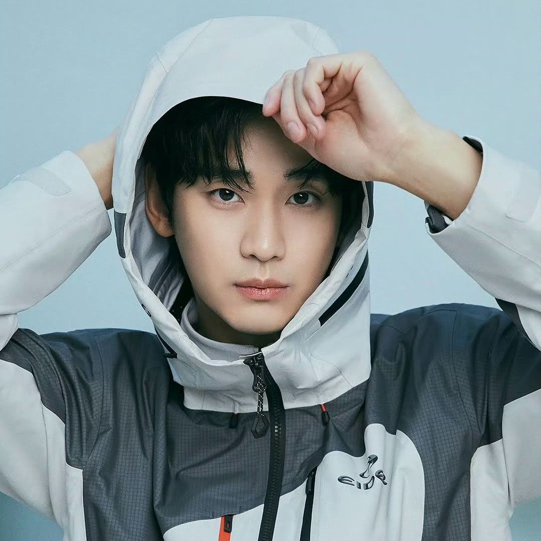 Recent activity shot of Kim Soohyun