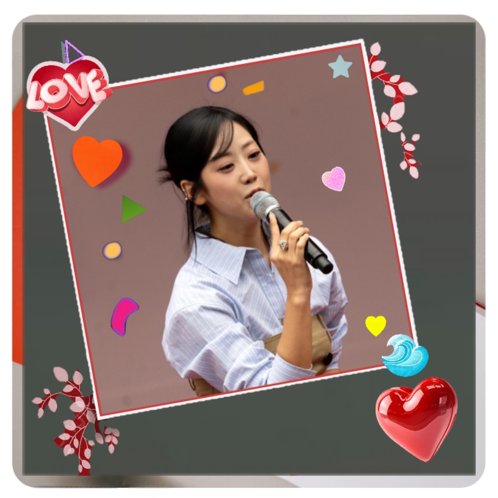 A moment captured by a fan of Kang Hyeyeon