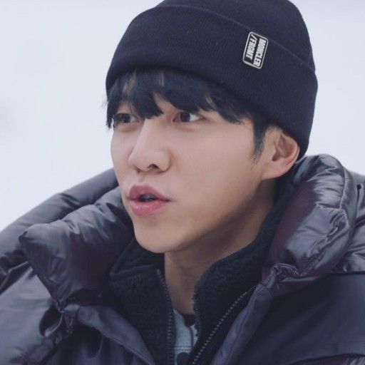Behind-the-scenes cut of Lee Seunggi