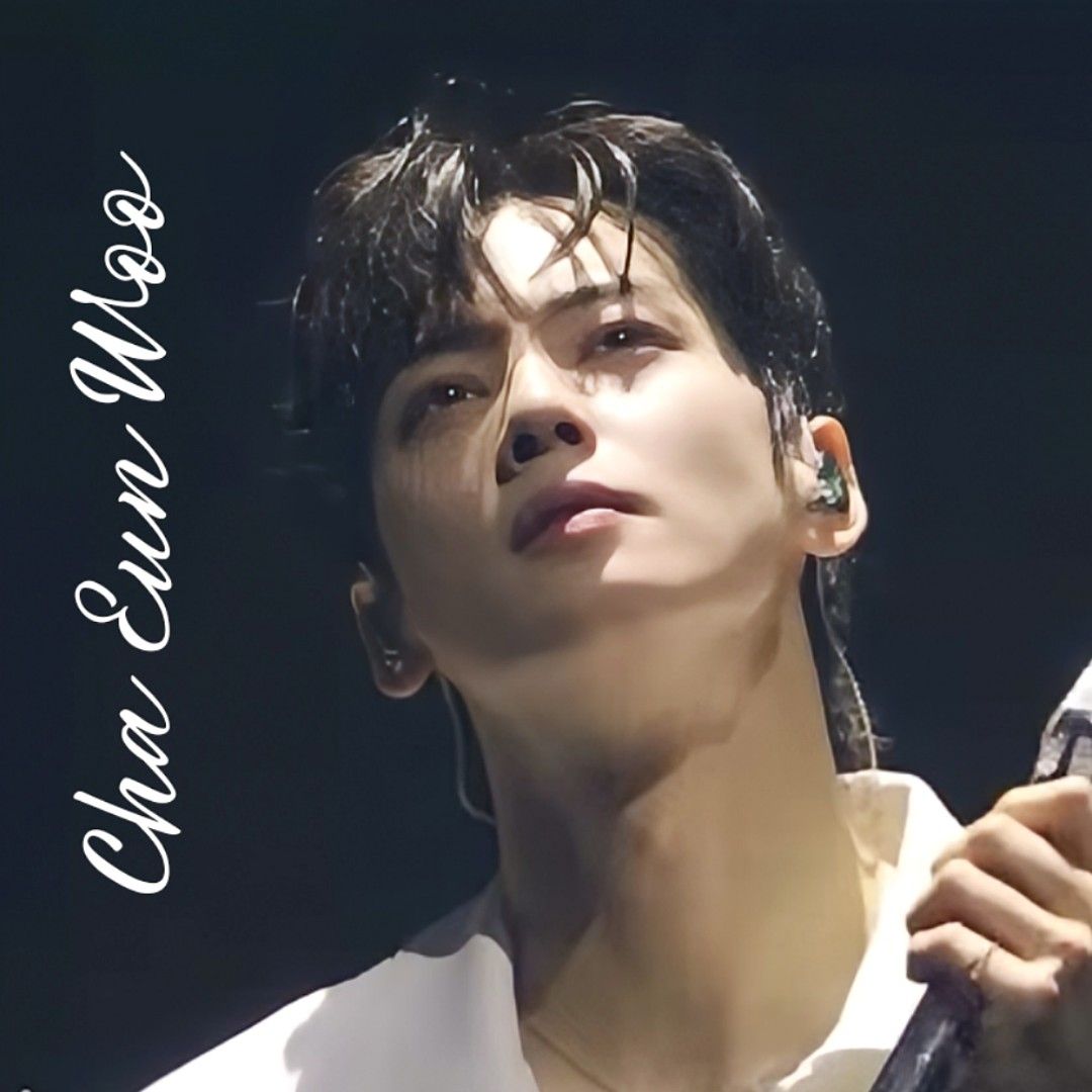 Latest photo of Cha Eunwoo