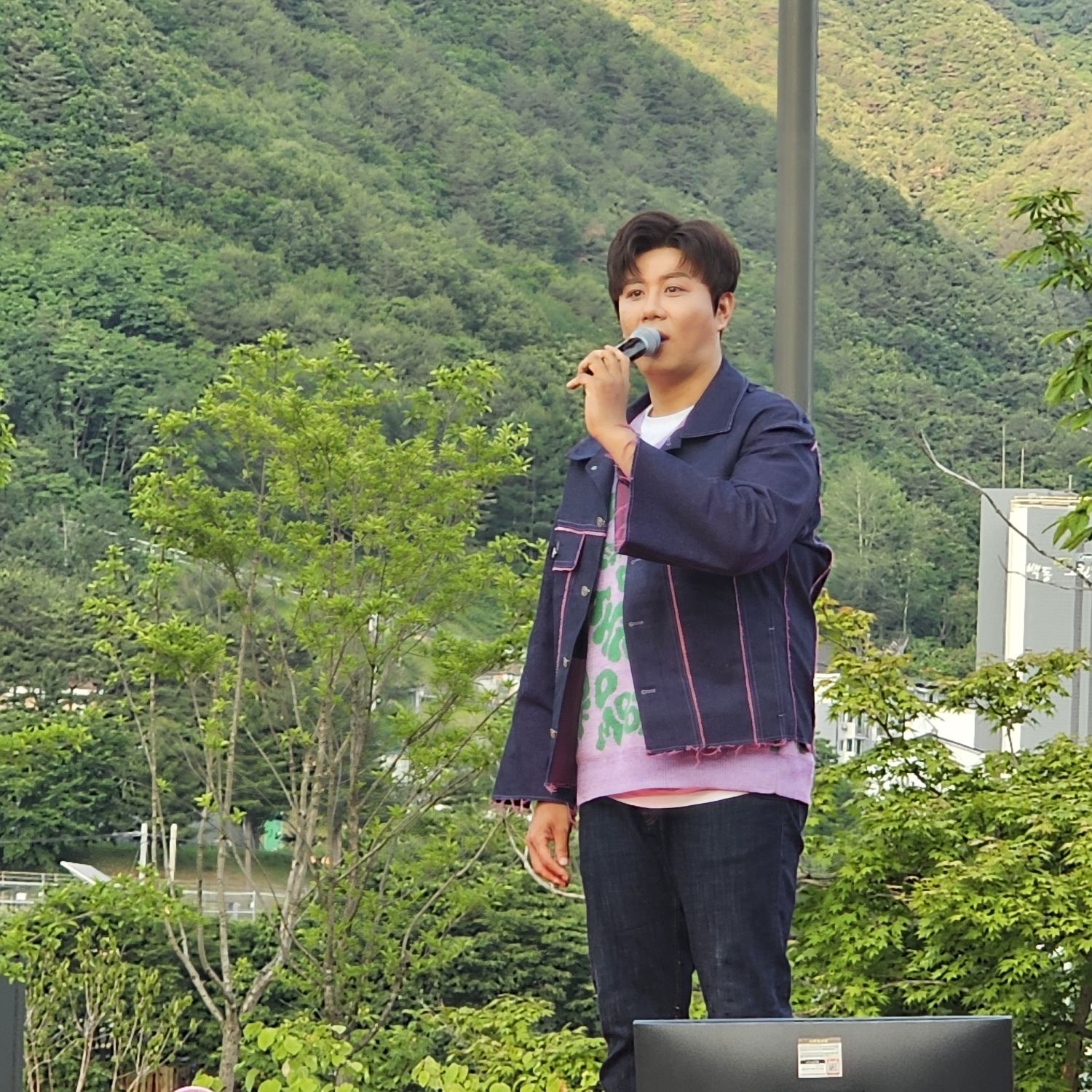 Recent activity shot of Jin Haesung