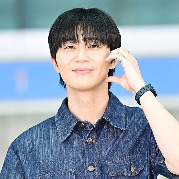 Recent activity shot of Park Seojoon