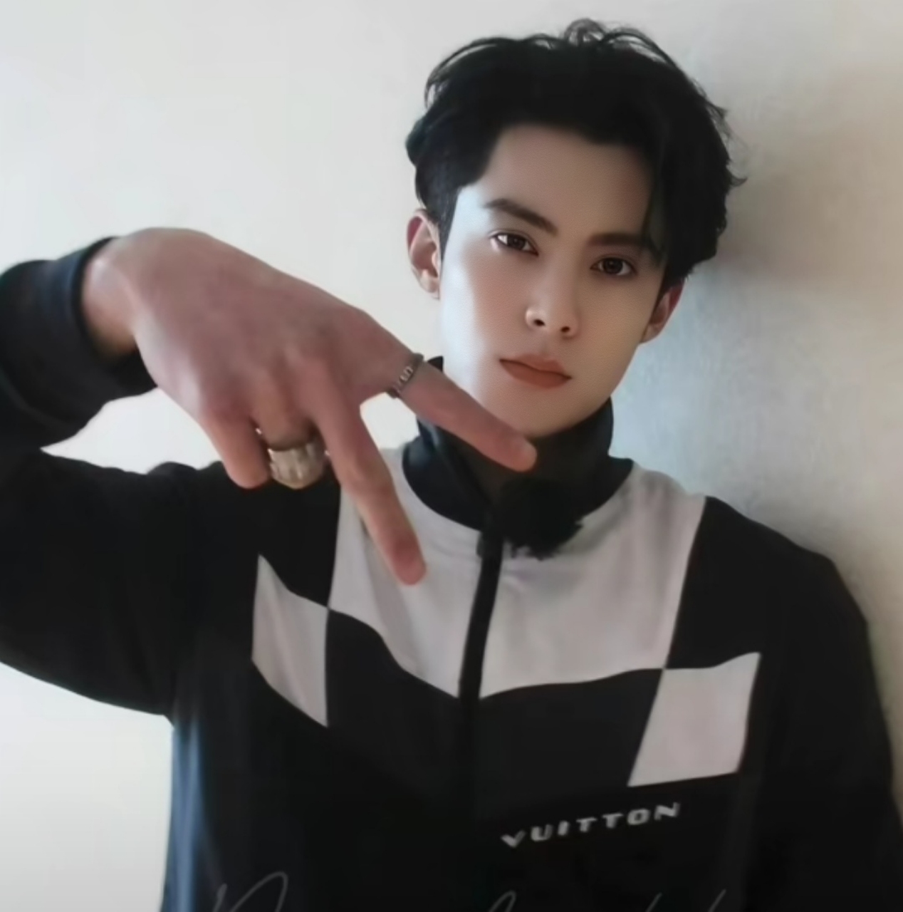 Behind-the-scenes cut of Dylan Wang