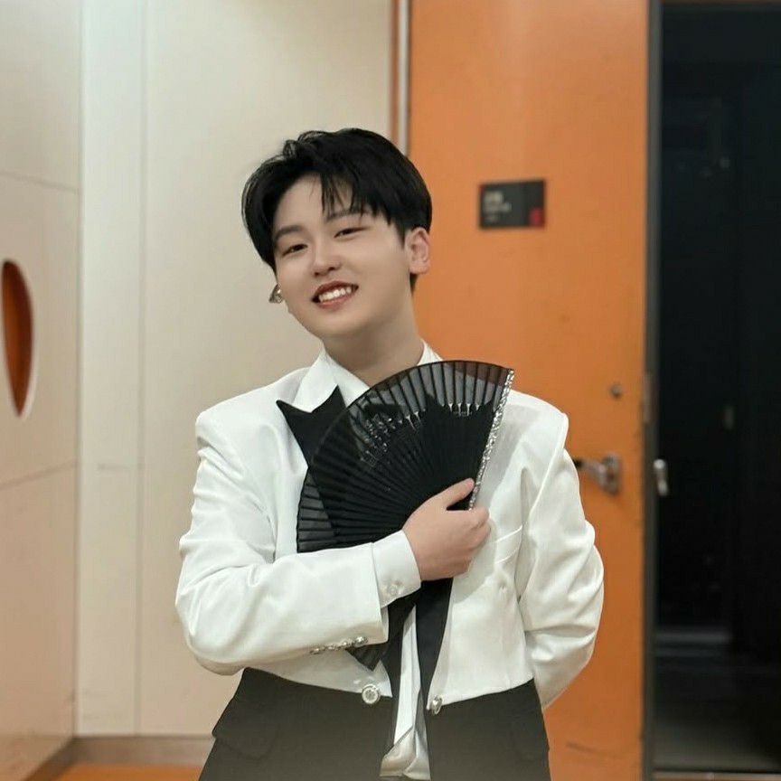 A moment captured by a fan of Park Sungon