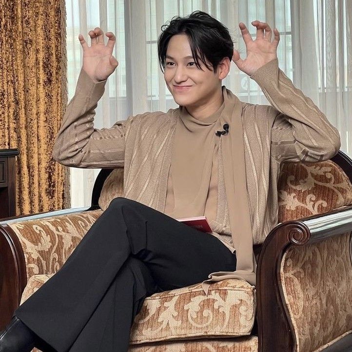 Behind-the-scenes cut of Kim Bum