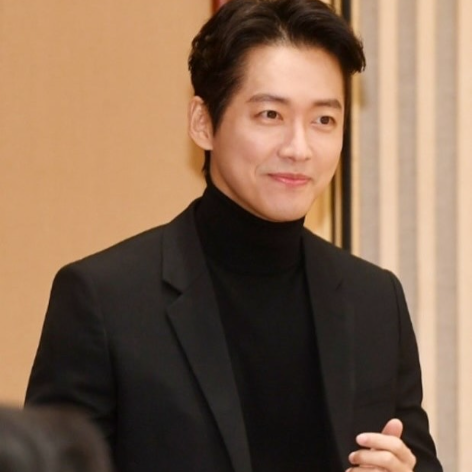 Latest photo of Namkoong Min