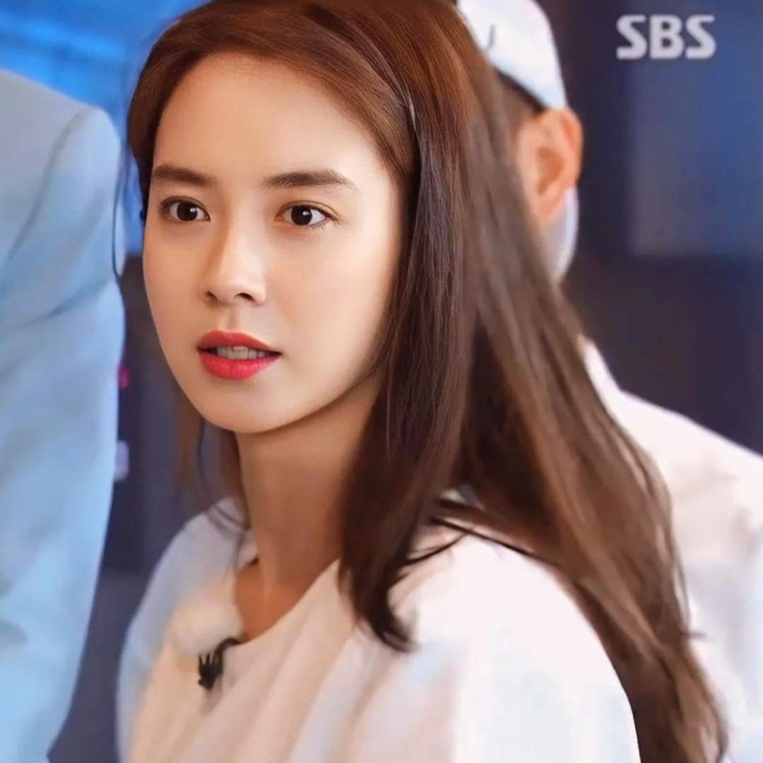 A moment captured by a fan of Song Jihyo