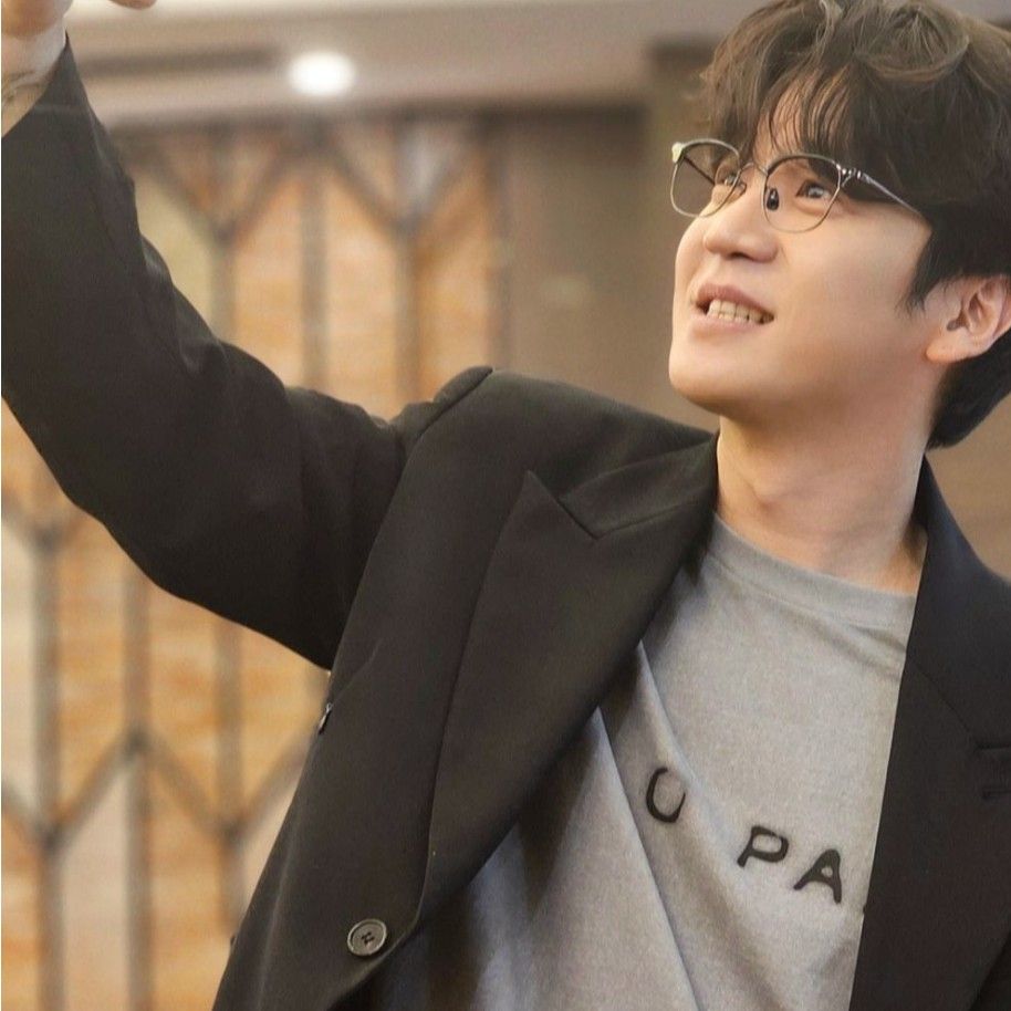 Behind-the-scenes cut of Park Jihoo (Mr. Trot 3)