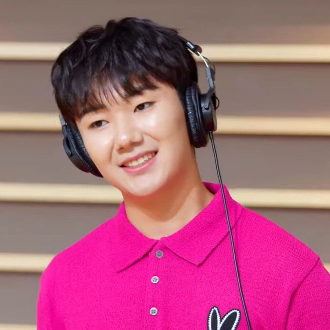 Behind-the-scenes cut of Nam Seungmin