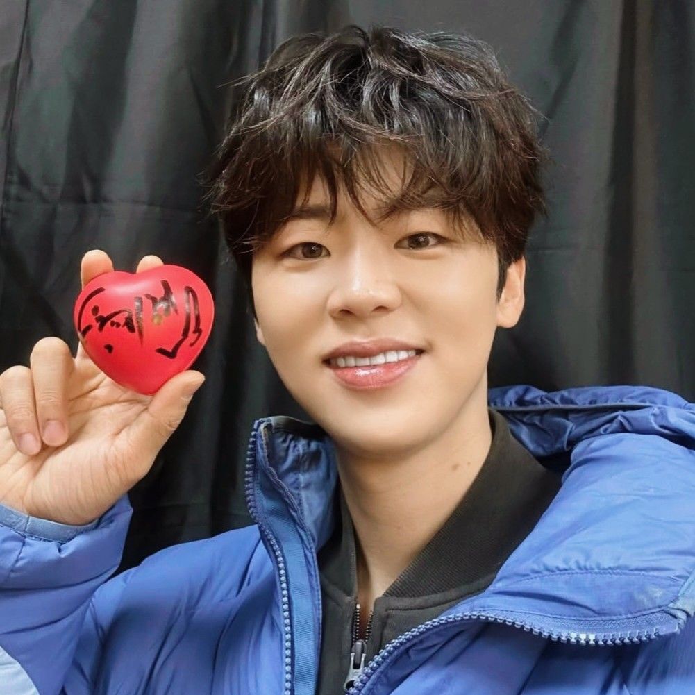 A moment captured by a fan of Park Jihyeon