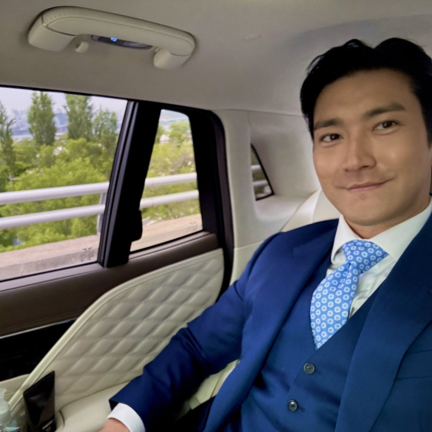 Behind-the-scenes cut of Choi Siwon