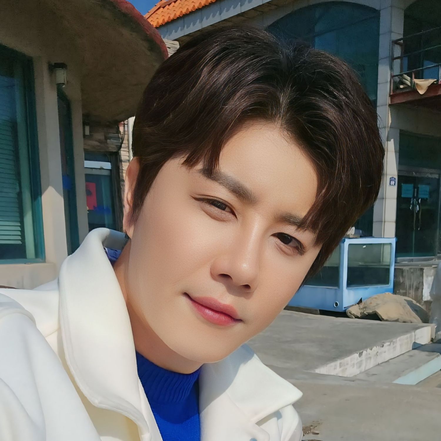 チン・ヘソンのビハインドカット