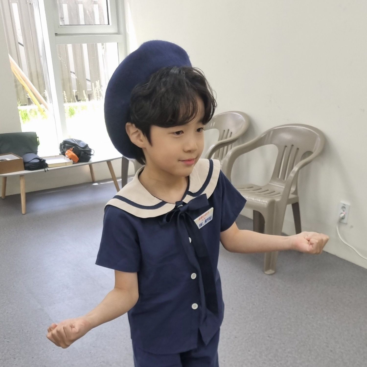 Behind-the-scenes cut of You Jiwoo