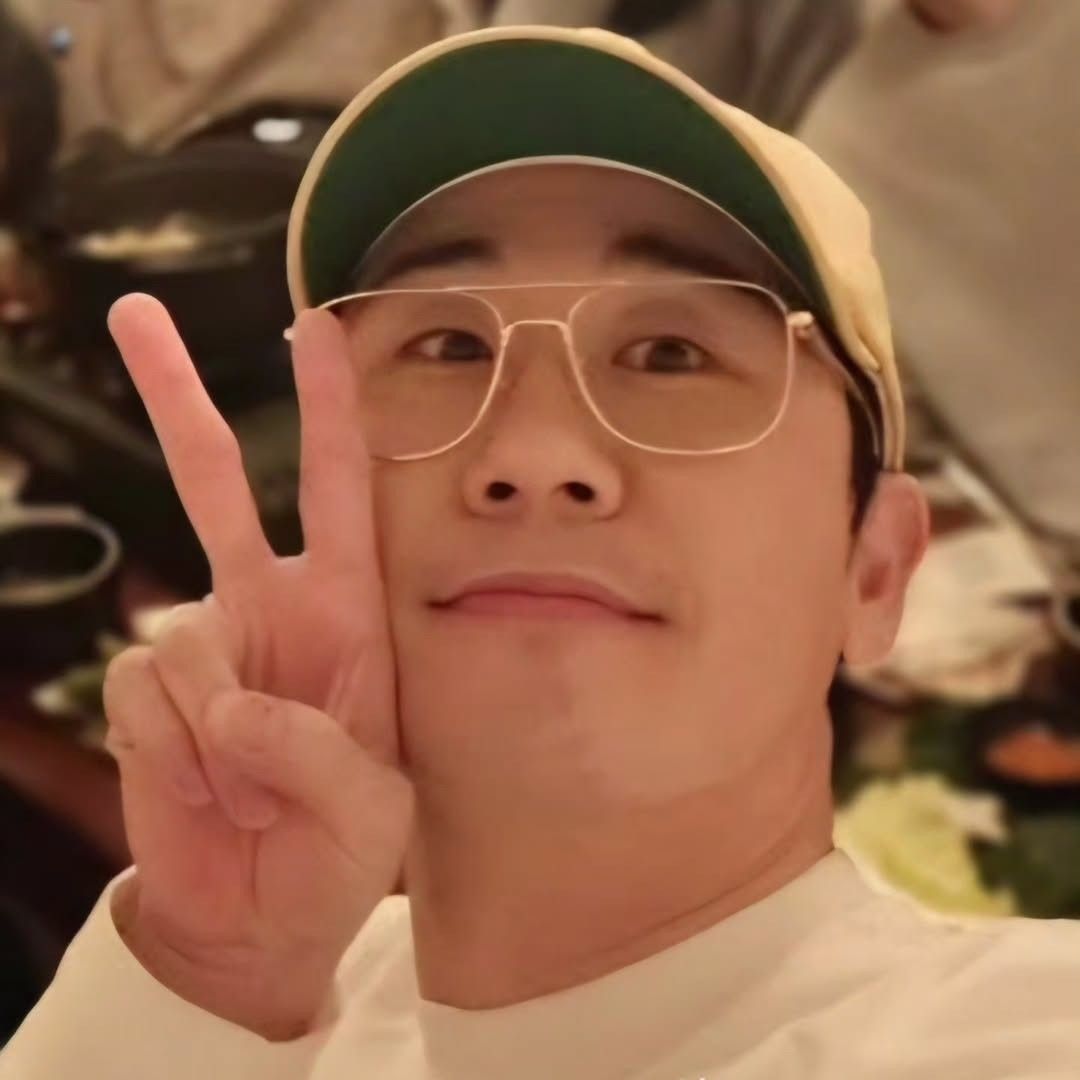 Foto terbaru dari Young Tak