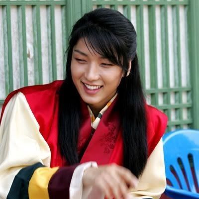 Latest photo of Lee Joongi