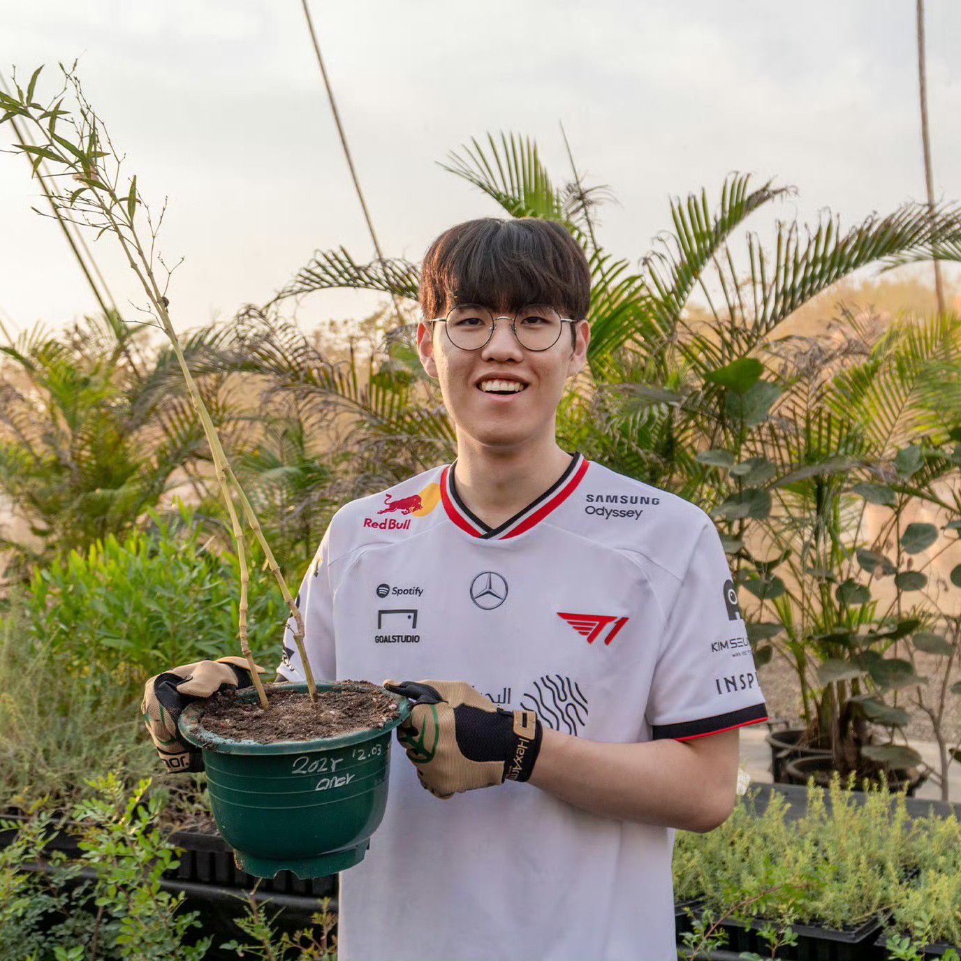 Behind-the-scenes cut of Oner