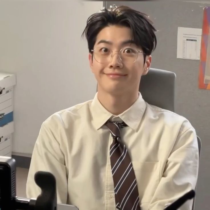 Behind-the-scenes cut of Kang Hoon