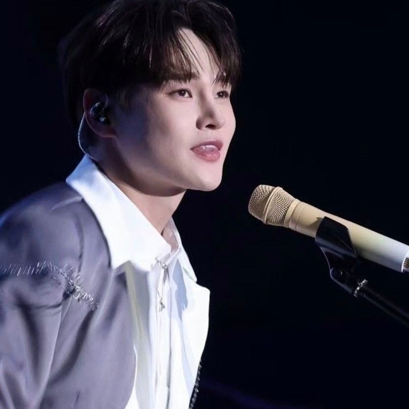 粉絲拍下的朴瑞鎮瞬間