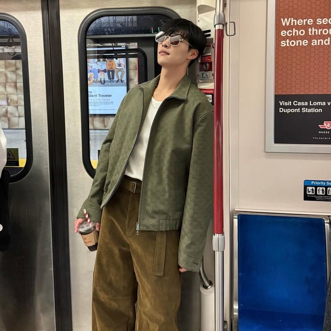 A moment captured by a fan of Woo Dohwan