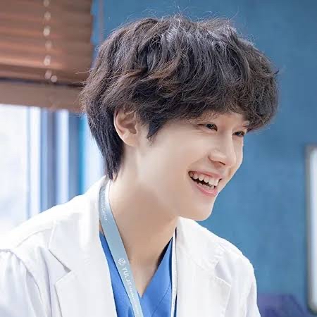 Behind-the-scenes cut of Kang Youseok