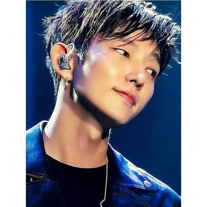 Behind-the-scenes cut of Lee Joongi