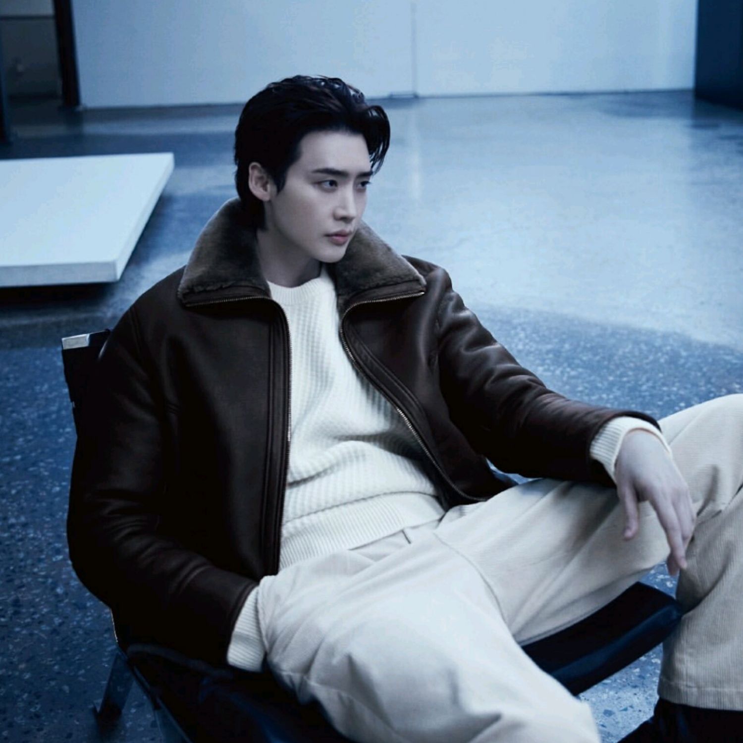 Recent activity shot of Lee Jongsuk