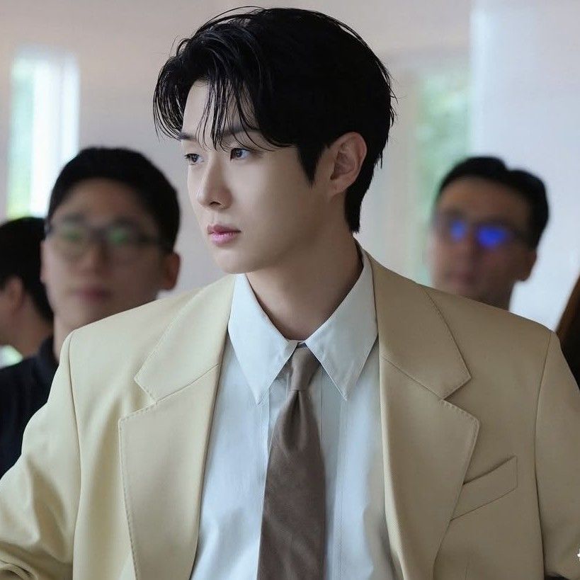 Behind-the-scenes cut of Choi Wooshik