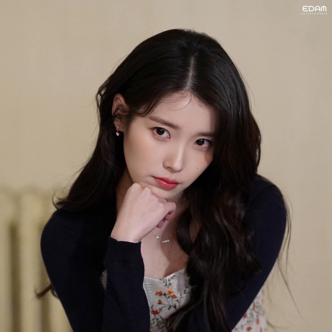 A moment captured by a fan of IU