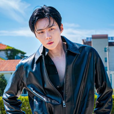 Behind-the-scenes cut of Kim Seonho