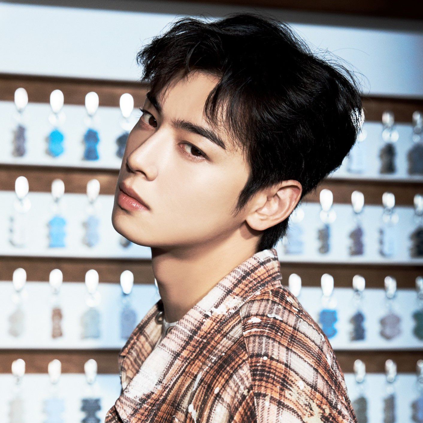 Behind-the-scenes cut of Cha Eunwoo