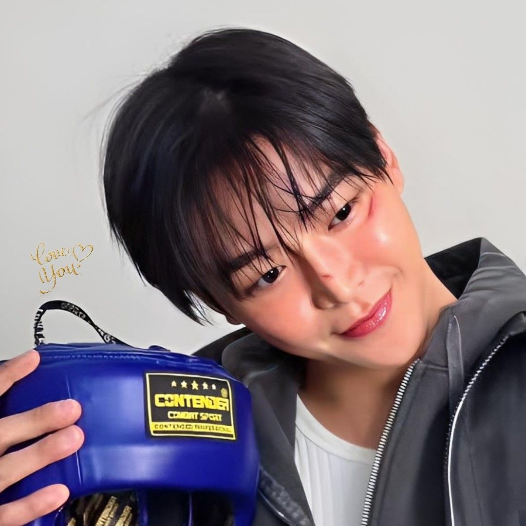 Foto kegiatan terbaru dari Rowoon