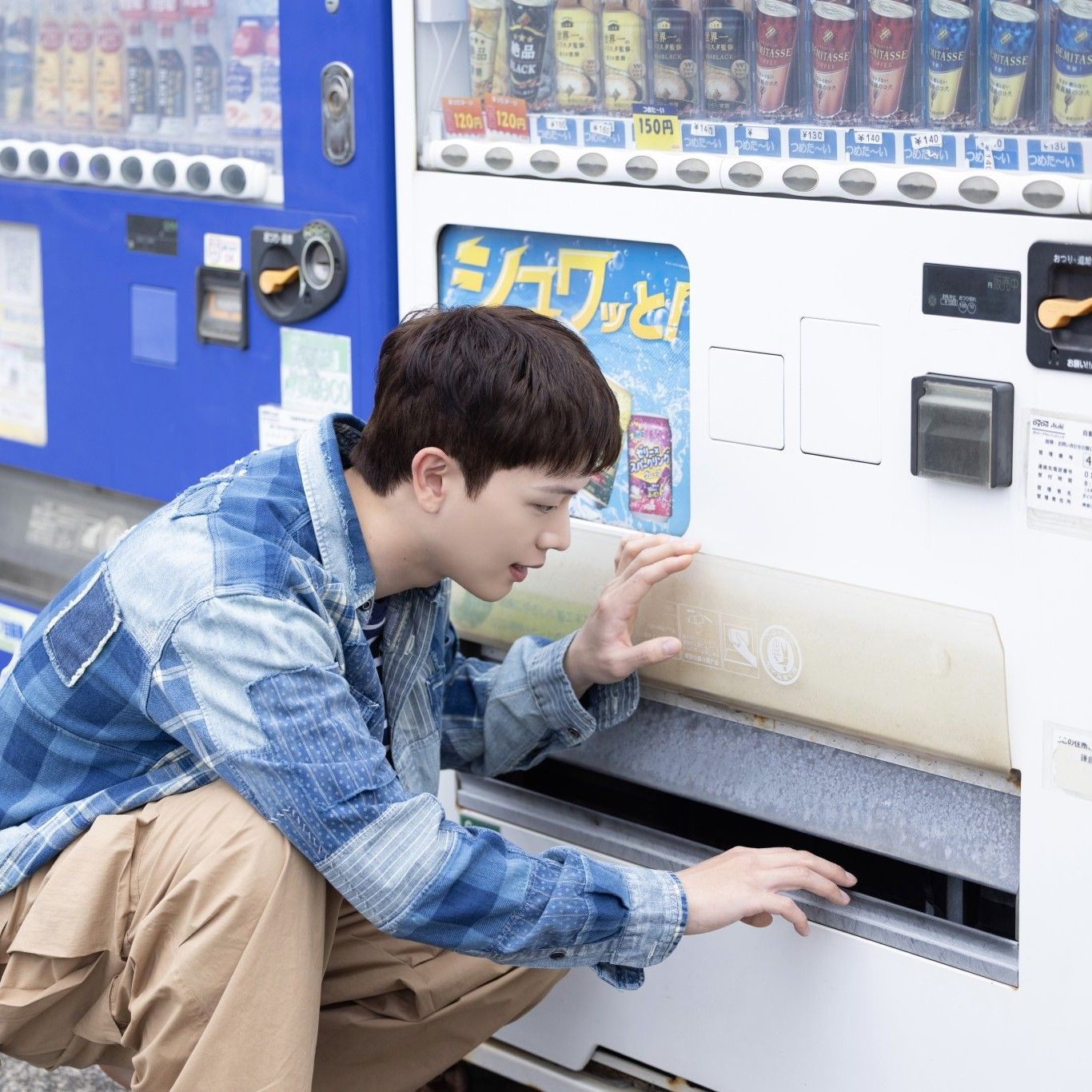 A moment captured by a fan of Yook Sungjae