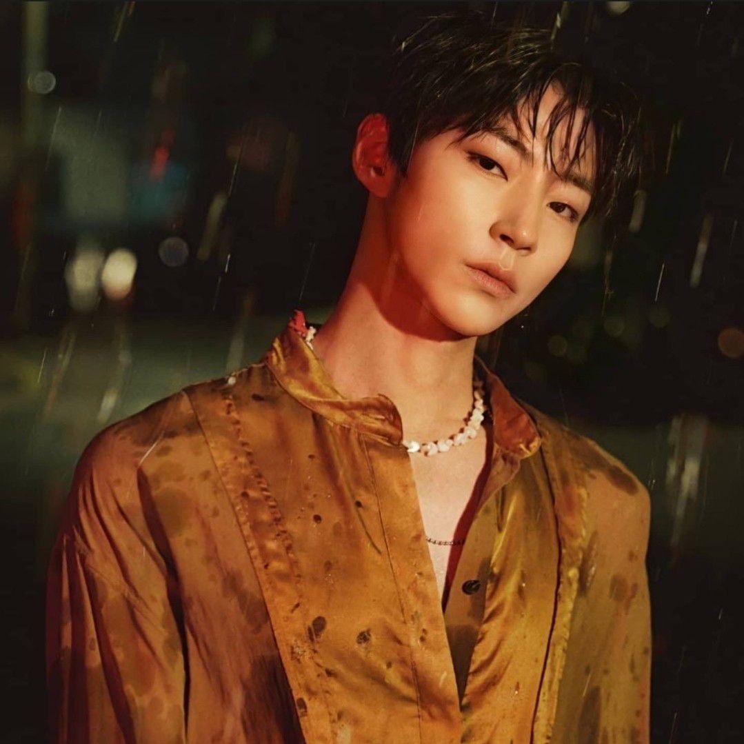 A moment captured by a fan of Hwang Inyoup