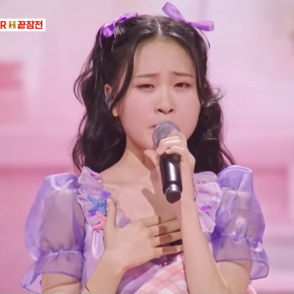 Recent activity shot of Kim Dahyun