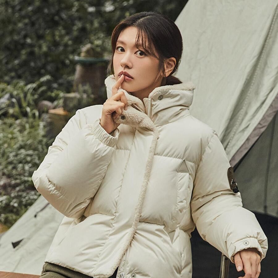 Behind-the-scenes cut of Jung Somin