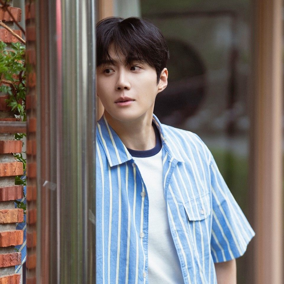 Behind-the-scenes cut of Kim Seonho