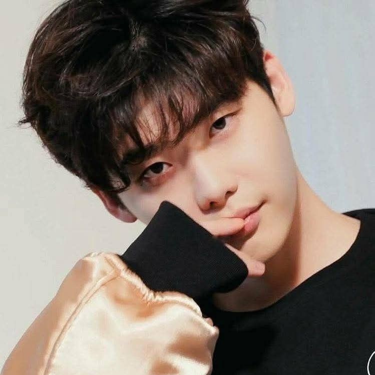 Behind-the-scenes cut of Lee Jongsuk